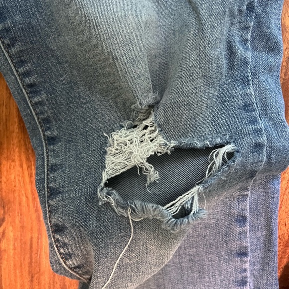 Old Navy Rockstar distressed jeans, 14 - Picture 3 of 7